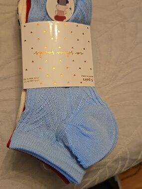 5 Pair Of Women No Show Socks NWT